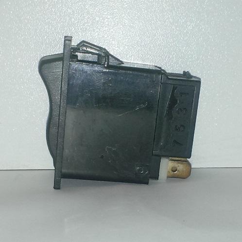 Включатель отбора мощности на остановке